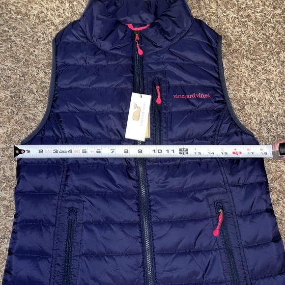 😍NWT Vineyard Vines XS The women’s mountain weekend vest puffer fall vest cute - Picture 8 of 12